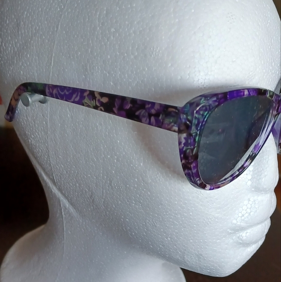 Women's Purple botanical cat eye sunglasses - Picture 3 of 4